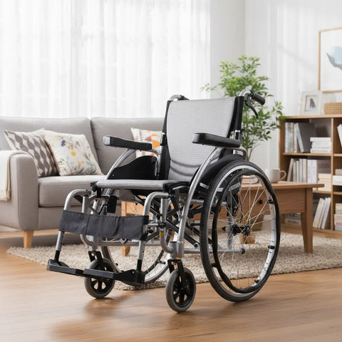 優質合金輪椅，輕巧耐用，專為長者護理與出街代步設計。香港行貨，價錢實惠，康琳洋行推薦。