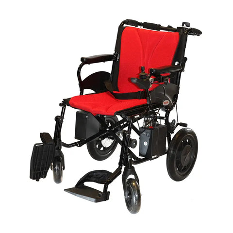 紅黑色電動輪椅，配有可調節腳踏和控制搖杆。