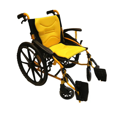 Masar® MA-50L 優質合金輪椅：鮮豔黃色座椅，堅固的輪框與便利的折疊設計，為提升移動自由而設